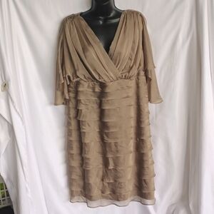 London Times Champagne Gold V-Neck Cocktail Dress Sz 14W Tiered Lined, Caplet